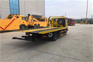 河口非事故拖车