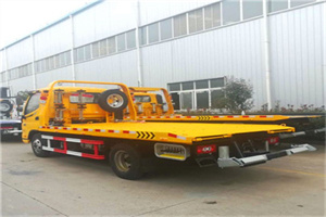 河口附近拖车救援搭电